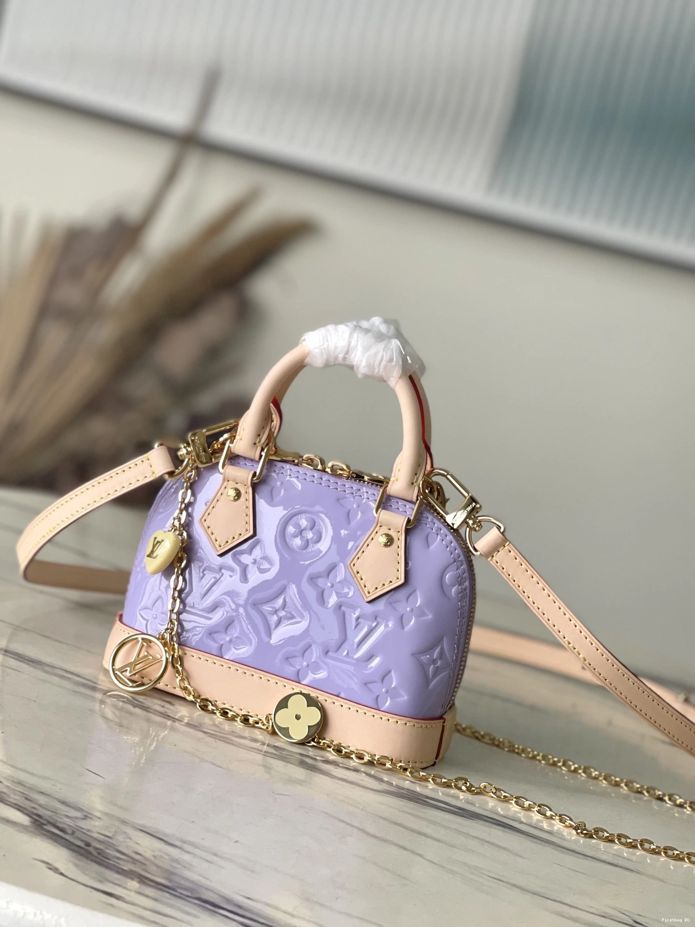 First bag LOUIS Alma-18*12*8cm Nano VUITTON 0801